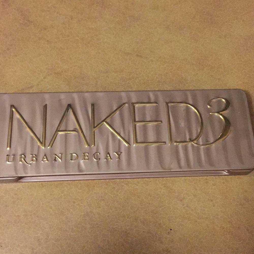 Naked 3 eyeshadow pallet